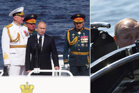 Putin se potopil v miniponorce. A násilnosti v Moskvě přečkal na vojenské přehlídce