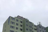 Radnice Prahy 14 dozná změny. Vymění se okna, světla i rozvody, přibude klimatizace