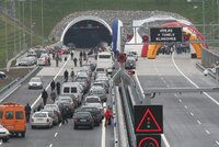 Peklo na dálnici D1: Od pátku do pondělí zavřou Klimkovický tunel!