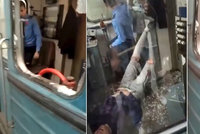 Úžas strojvedoucího: Sebevrah mu v metru proletěl tvrzeným sklem do kabiny