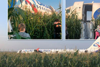 Airbus přistál v kukuřici. „Piloti jsou bozi,“ píší zachránění cestující