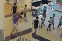 Dětský gang v obchodním centru ztloukl dva chlapce: Policisté hledají hocha v modrém tričku