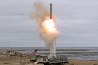 Američané otestovali donedávna zakázanou raketu. Má to být výstraha Rusům