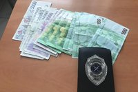 Cizince v pražském hotelu okradl falešný policista. Byl to taxikář s komplicem
