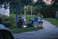 Krvavý masakr v Praze: Útočník pobodal u metra Luka ženu a muže