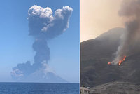 Otřesy po výbuchu sopky Stromboli cítili i turisté. Do nebe vystoupal hustý černý dým