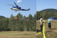 Desítky hasičů na Českolipsku bojují s rozsáhlým požárem trávy: Zasáhnout musel vrtulník