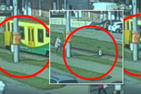 Otřesné video ze Zlína: Vyndala z vagonu dítě, když se vrátila pro kočárek, vlak se rozjel