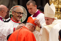 Církev má 13 nových „princů“: Kardinálem je i rodák z Brna, který řeší migranty