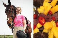Mladá jezdkyně (18) snědla svého koně: Vyhrožují jí smrtí!