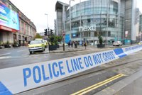 Pět zraněných po útoku v nákupním centru v Manchesteru: Policie útočníka dopadla