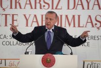 Turecko a Kurdové se obviňují z porušování příměří. Erdogan hrozí dalšími útoky