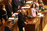 Rozpočet ONLINE: Zeman ve Sněmovně hledal Babiše, ten ho ale zastupuje v Japonsku