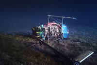 V Hradci Králové havaroval vrtulník: Při přistání se převrátil