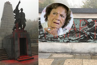 Zničili dílo expartnera Chramostové! Pomník Rudé armády v Ostravě se „topí v krvi“
