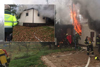Požár chaty v Černošicích: Na místě uhořel jeden člověk a zvíře