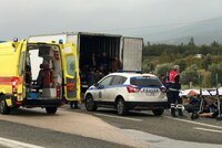 „Bylo tam nedýchatelno.“ V kamionu se tísnilo 41 migrantů, smrti v Řecku unikli