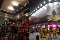 V divadle se při představení zřítil strop. Hasiči v Londýně evakuovali 1100 lidí