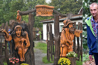 Z dřevorubce řezbářem: Luděk sochy pro soukromníky nedělá! Chce, aby byla jeho díla vidět