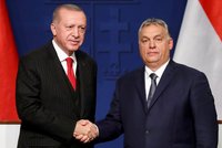 Erdogan znovu hrozil, Orbán zíral. „Otevřu uprchlíkům bránu do Evropy“