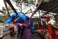 14 mrtvých, dva miliony evakuovaných: Cyklon zpustošil Indii a Bangladéš