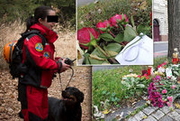 Růže „mamince“ a svíčky na místě tragické nehody: Sražená záchranářka (†35) tudy chodila pravidelně