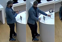 Jen pár vteřin a luxusní mobil mu skončil v kapse. Policie prosí veřejnost: Poznáváte zloděje?