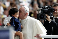 František zrušil papežské tajemství o sexuálním zneužívání. Průlom přišel na narozeniny