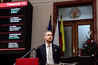 Dusno na pražském zastupitelstvu: Mnohahodinová diskuse o rozpočtu! Opozice ho kritizovala, pak ho odklepli
