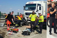 Jirkovi zachránili hasiči při bouračce na motorce život, nyní se mu složí na protézu
