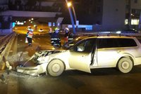 Nehoda mezi tunelem Mrázovka a Strahovským tunelem: Nabourané auto blokovalo provoz