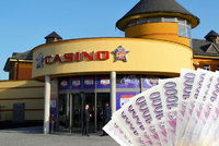 Casino v Rozvadově dotuje obecní rozpočet miliony: Nájezdy turistů, nemůžeme ani vyjet, stěžují si místní
