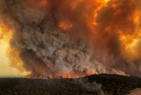 Ohnivá tornáda a kouřové bouře. Požáry v Austrálii „dělají“ vlastní počasí