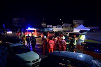 Auto vlétlo do skupiny turistů: 6 mrtvých v lyžařském ráji na severu Itálie