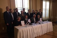 Pád koalice v Praze 1 ŽIVĚ: Strany podepsaly smlouvu ještě před odvoláním starosty, kdo nahradí Čižinského?