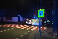 Smrt na přechodu v Kladně: Auto srazilo muže, nepodařilo se ho oživit