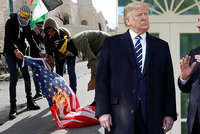 „Výsměch a kampaň.“ Trump to schytává i od Čechů za plán pro Palestinu a Izrael
