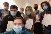 Smrtící virus ONLINE: Češi z Wu-chanu letí do Prahy. V letadle měli příznaky koronaviru