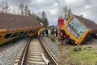 Na Příbramsku se srazil vlak s náklaďákem: Na místě jsou čtyři zranění