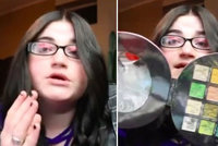Youtuberka zmlátila dvouleté batole: Prý jí poškodilo paletku s make-upem!