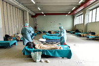 Smutný rekord v Itálii: 250 obětí koronaviru za jediný den