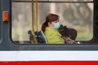 Koronavirus v Praze: Méně cestujících v MHD, ubylo i aut na silnicích