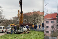 Konec maršála Koněva v Praze 6! Jeřáb kontroverzní sochu odstranil, skončí v Muzeu paměti 20. století