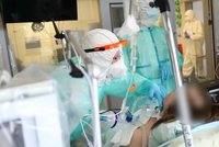 Druhý pacient v Česku se dočkal Remdesiviru. Osobu v kritickém stavu léčí v pražském Motole