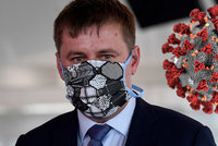 Koronavirus ONLINE: Vláda žádá nouzový stav do 21. února. A nákaza vyřadila i Petříčka