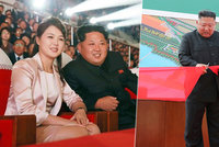 Kim opět na veřejnosti: Považuje se za Kennedyho, manželka kopíruje Jackie, uvádí kniha