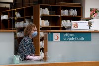 Pražské knihovny se po koronavirové pauze otevřely čtenářům: Do karantény teď musí knihy!