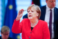Merkelová chce začít otevírat německé hranice. Ukázala ale i na kontroly z české strany
