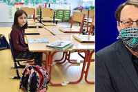 Zpátky do lavic bez třídního a se staršími: Malé děti rodiče do školy „neženou“