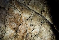 Senzace z Moravského krasu: Nejstarší jeskynní kresba v Česku je stará 7000 let!